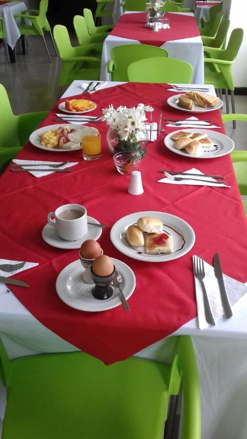 Hotel Pinares Plaza Pereira Extérieur photo