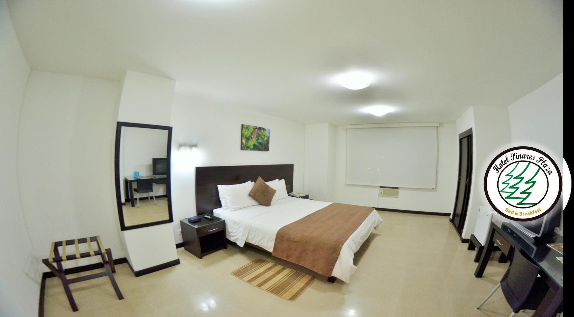 Hotel Pinares Plaza Pereira Extérieur photo