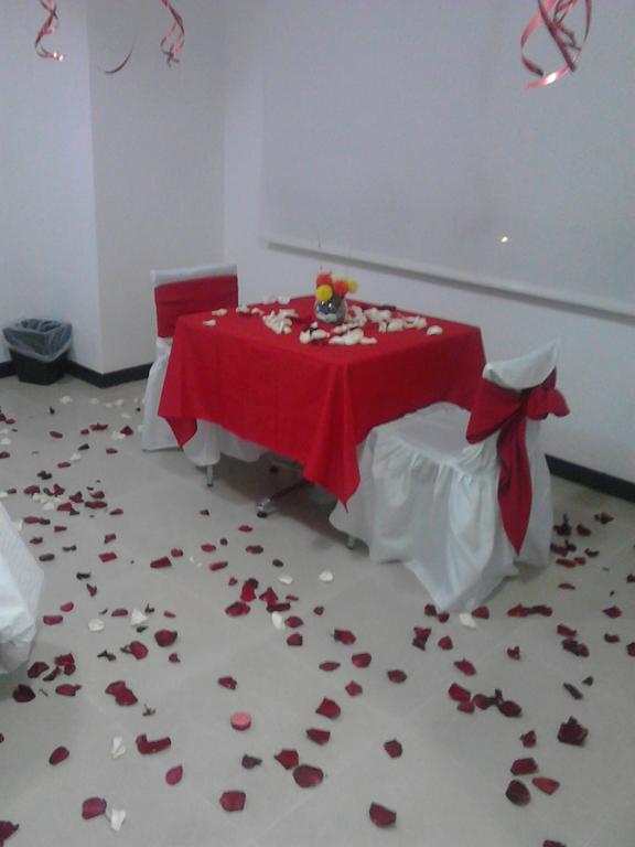Hotel Pinares Plaza Pereira Extérieur photo