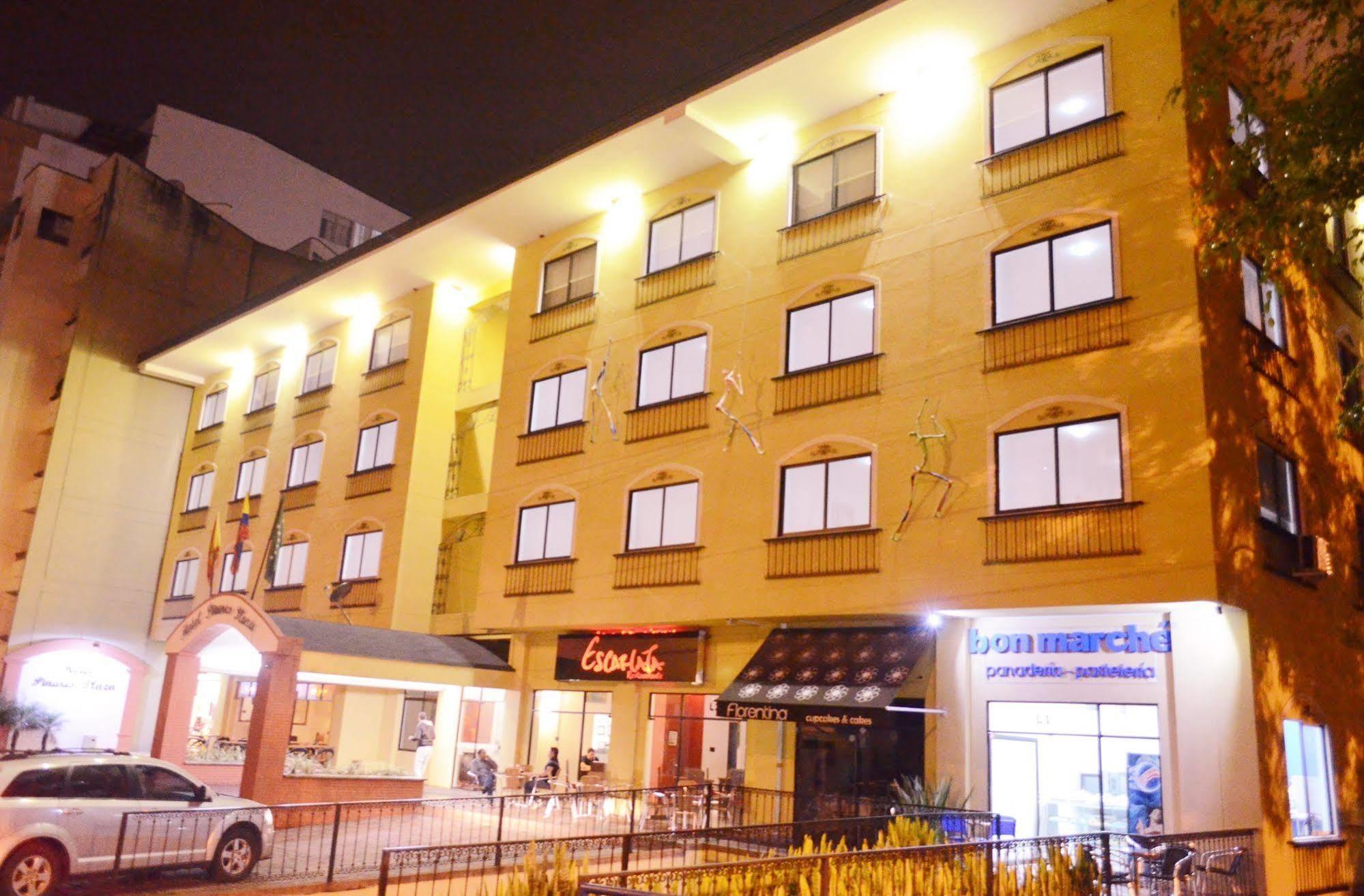 Hotel Pinares Plaza Pereira Extérieur photo
